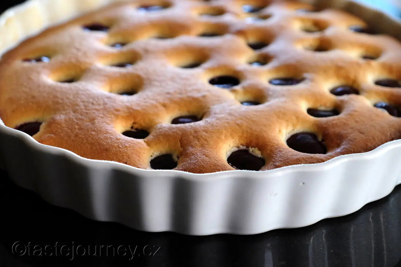 Bublanina s třešněmi – tradiční recept na letní ovocný koláč – fotografie 4