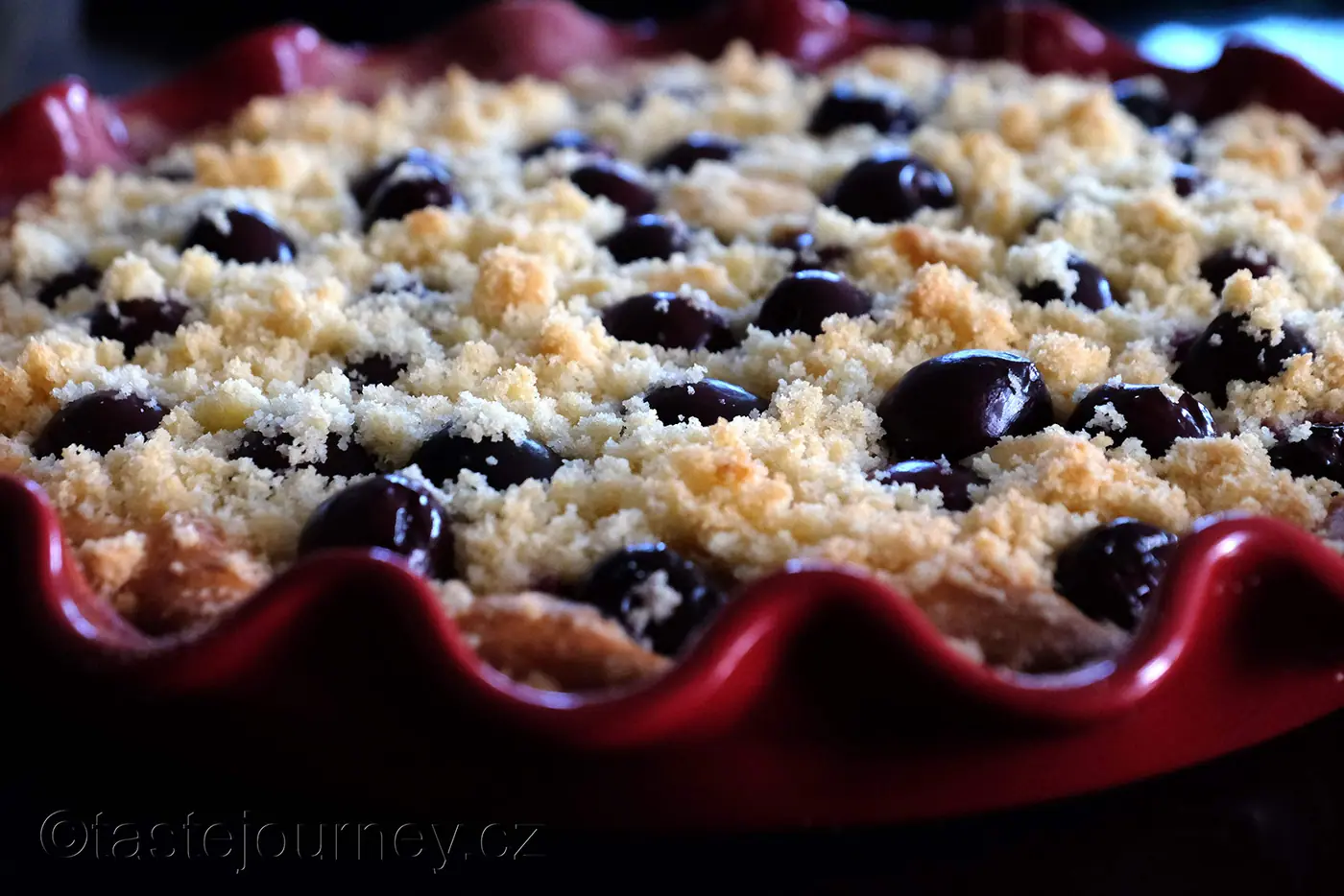 Bublanina s třešněmi – tradiční recept na letní ovocný koláč – fotografie 5