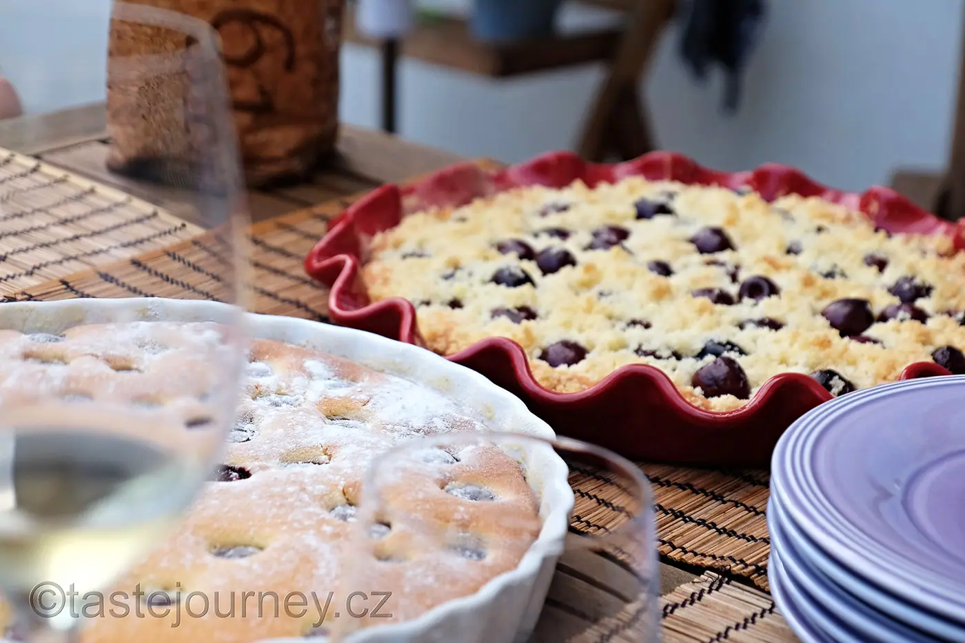 Bublanina s třešněmi – tradiční recept na letní ovocný koláč – fotografie 7