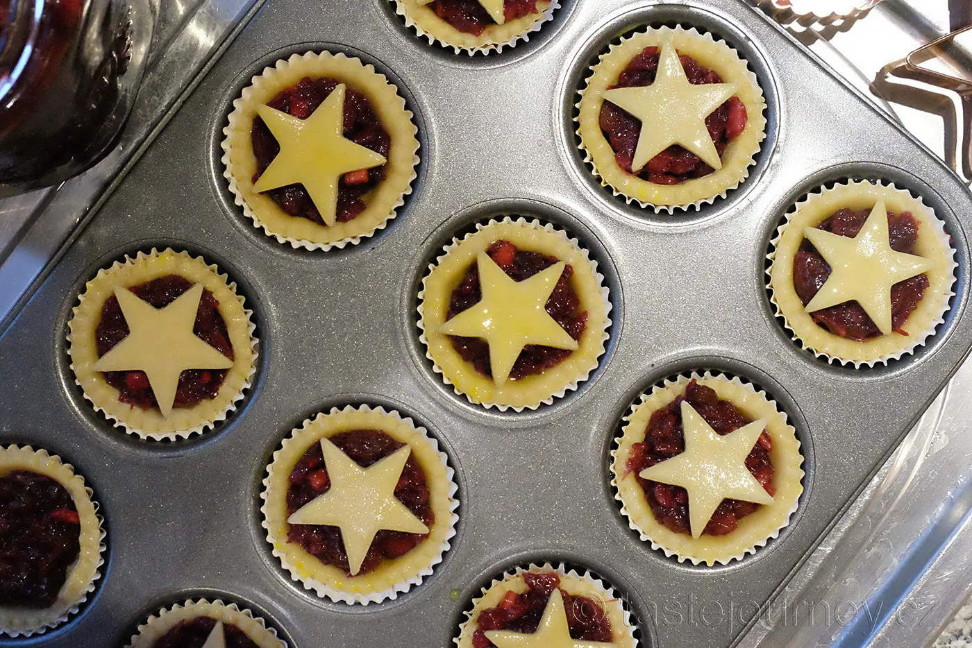Britské koláčky mince pie s brusinkovou náplní s vůní pomerančů – fotografie 2