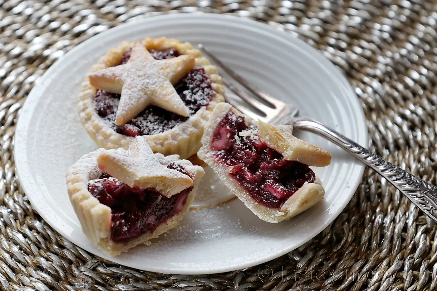Britské koláčky mince pie s brusinkovou náplní s vůní pomerančů – fotografie 7