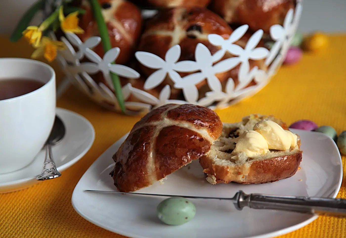Britský mazanec – hot cross buns neboli bochánky s křížem – fotografie 3