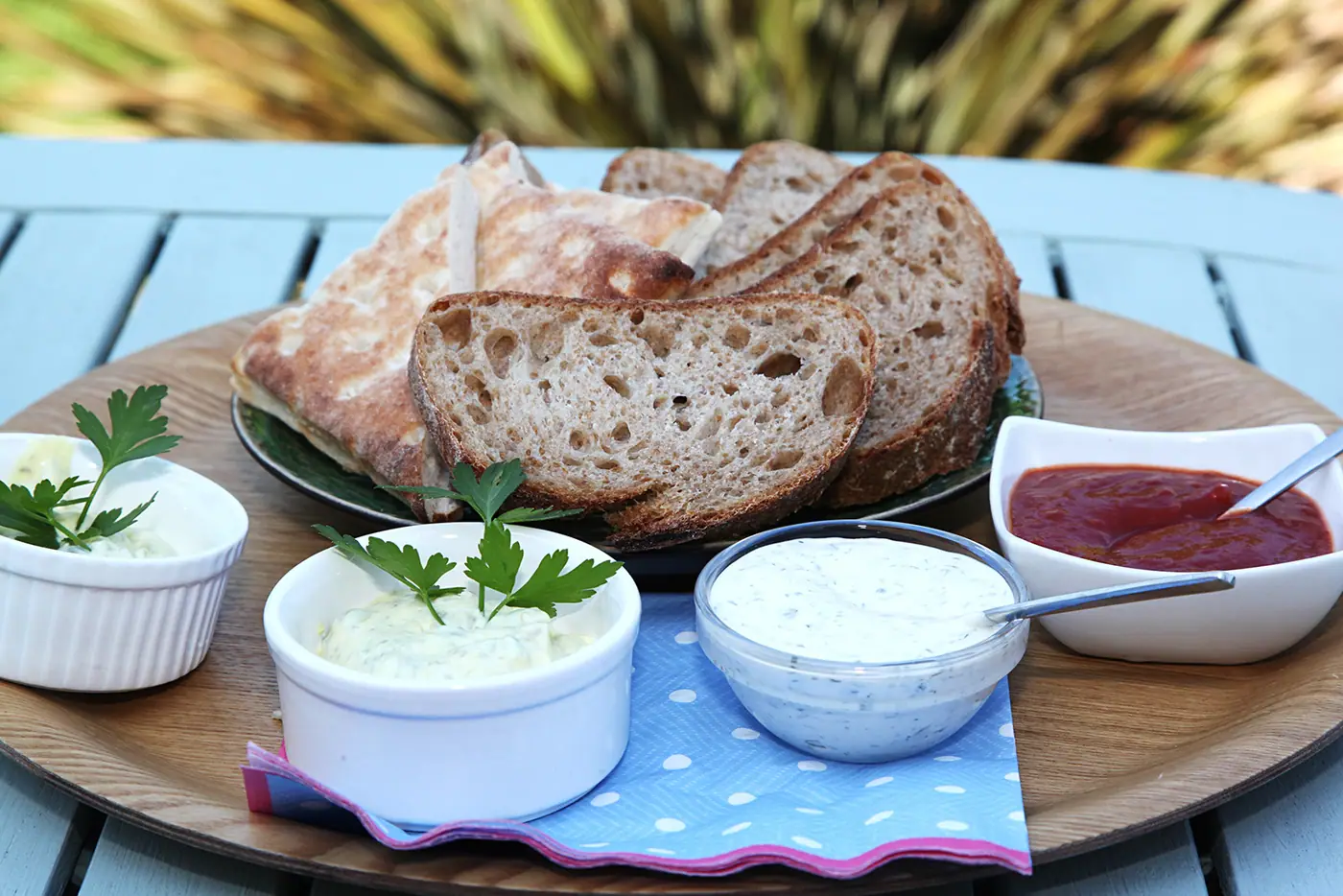 Italské spiedini – jemně pikantní kuřecí špízy na grilu – fotografie 4