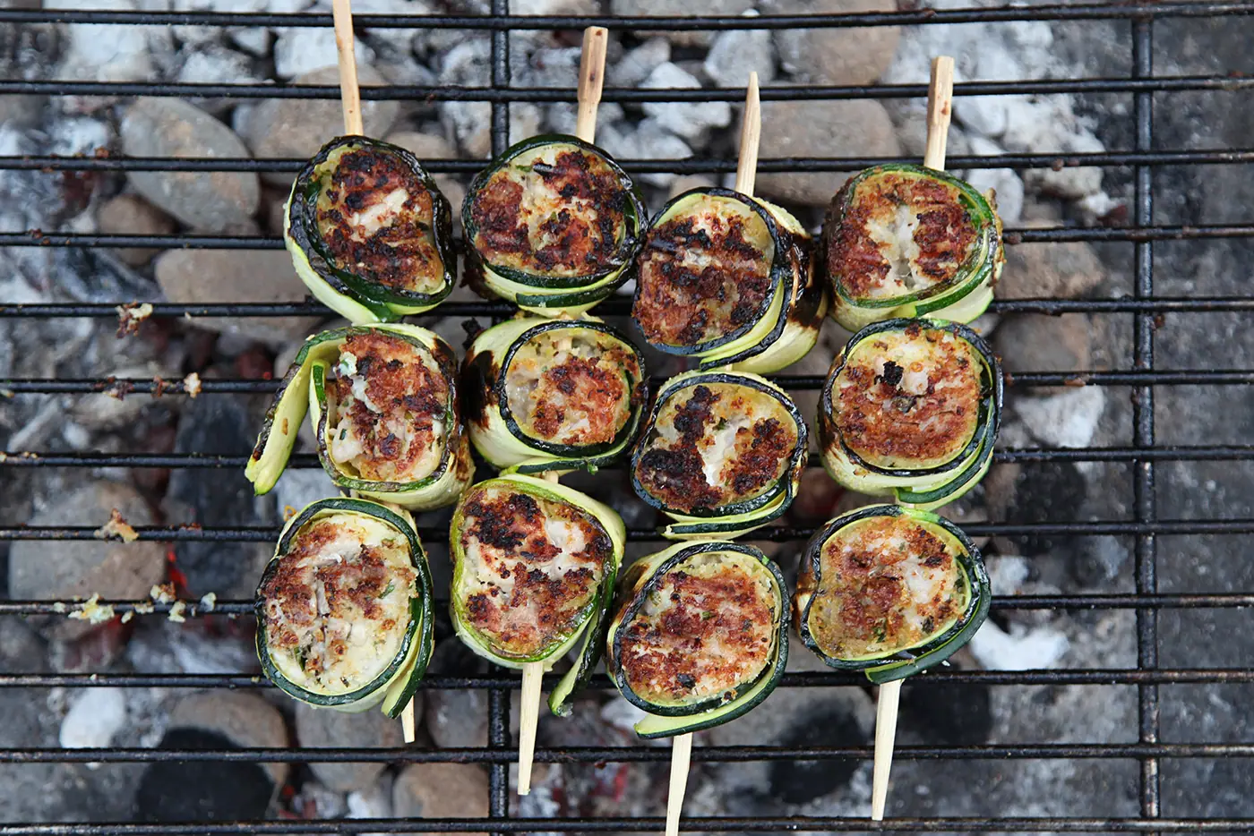 Italské spiedini – jemně pikantní kuřecí špízy na grilu – fotografie 6