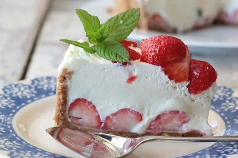 Jahodový cheesecake s bílou čokoládou – fotografie 2