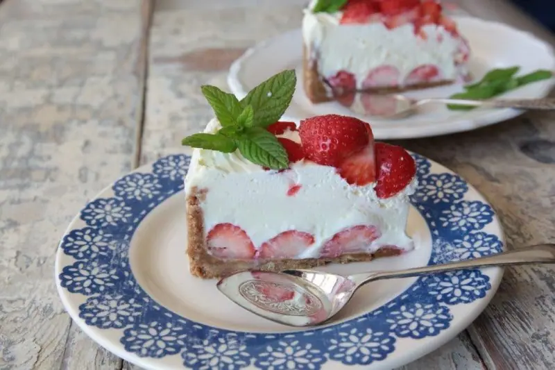 Jahodový cheesecake s bílou čokoládou – fotografie 5