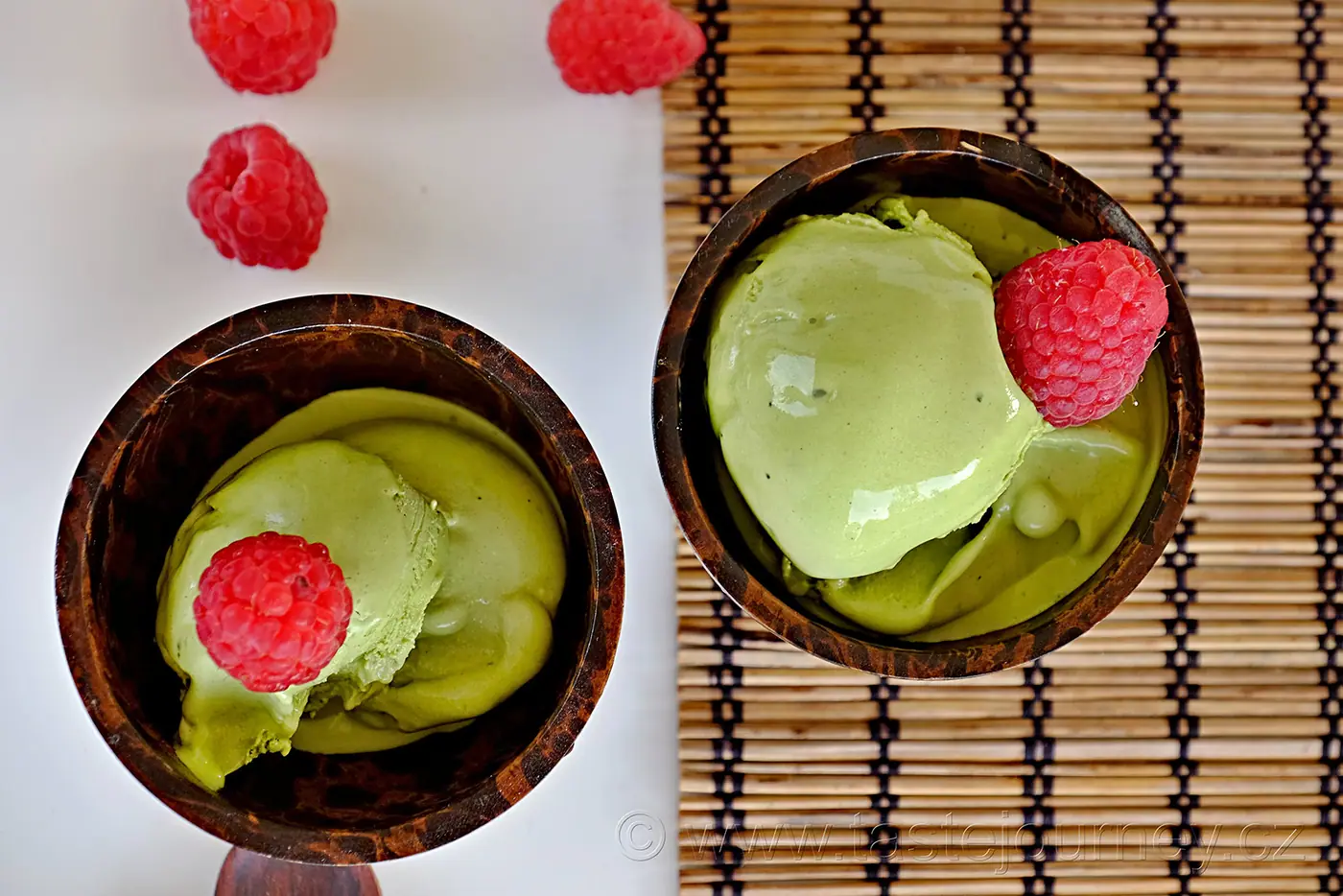 Jemná a tajemná zmrzlina z matcha čaje. Rafinovaná chuť Japonska – fotografie 2