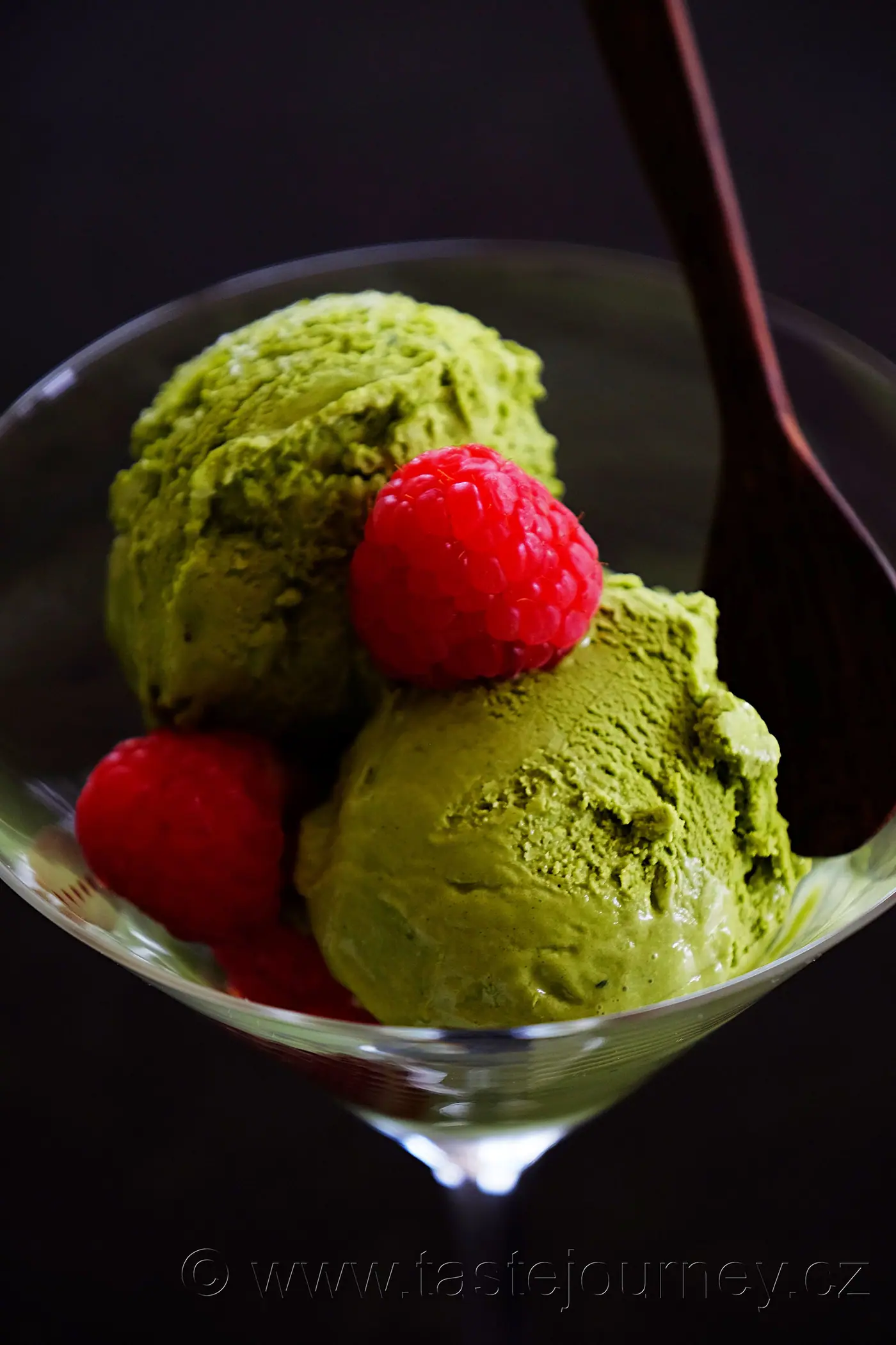 Jemná a tajemná zmrzlina z matcha čaje. Rafinovaná chuť Japonska – fotografie 5