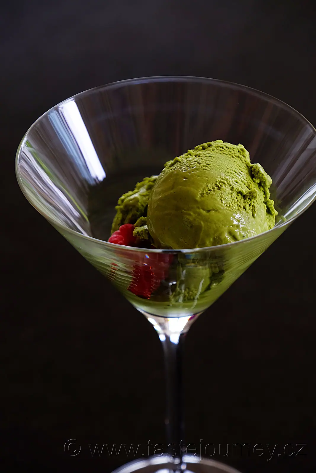 Jemná a tajemná zmrzlina z matcha čaje. Rafinovaná chuť Japonska – fotografie 9