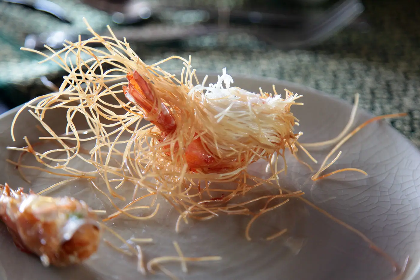 Krevety v sarongu. Unikátní kombinace krevet a rýžových nudlí – fotografie 7