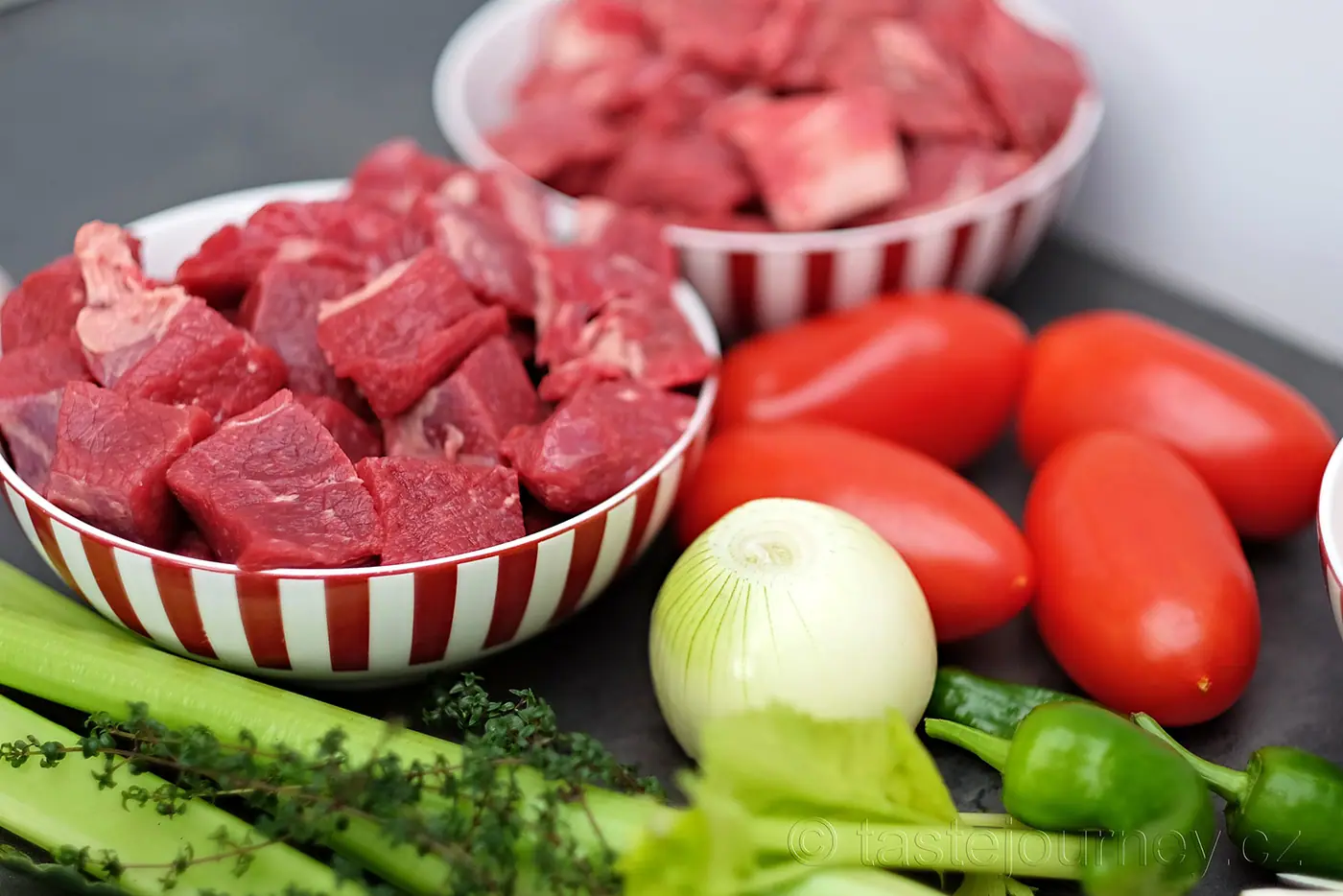 Maďarský guláš místo novoročních diet. Osvědčená klasika pro zimní zahřátí – fotografie 2