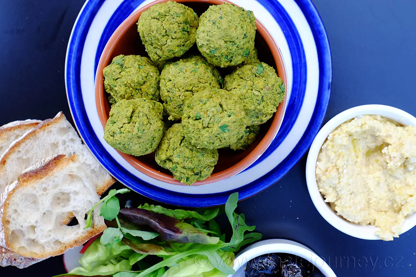 Orientální falafel. Zdravý a chutný předkrm z cizrny