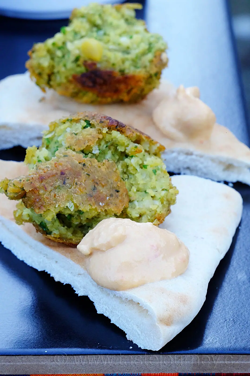 Orientální falafel. Zdravý a chutný předkrm z cizrny – fotografie 3