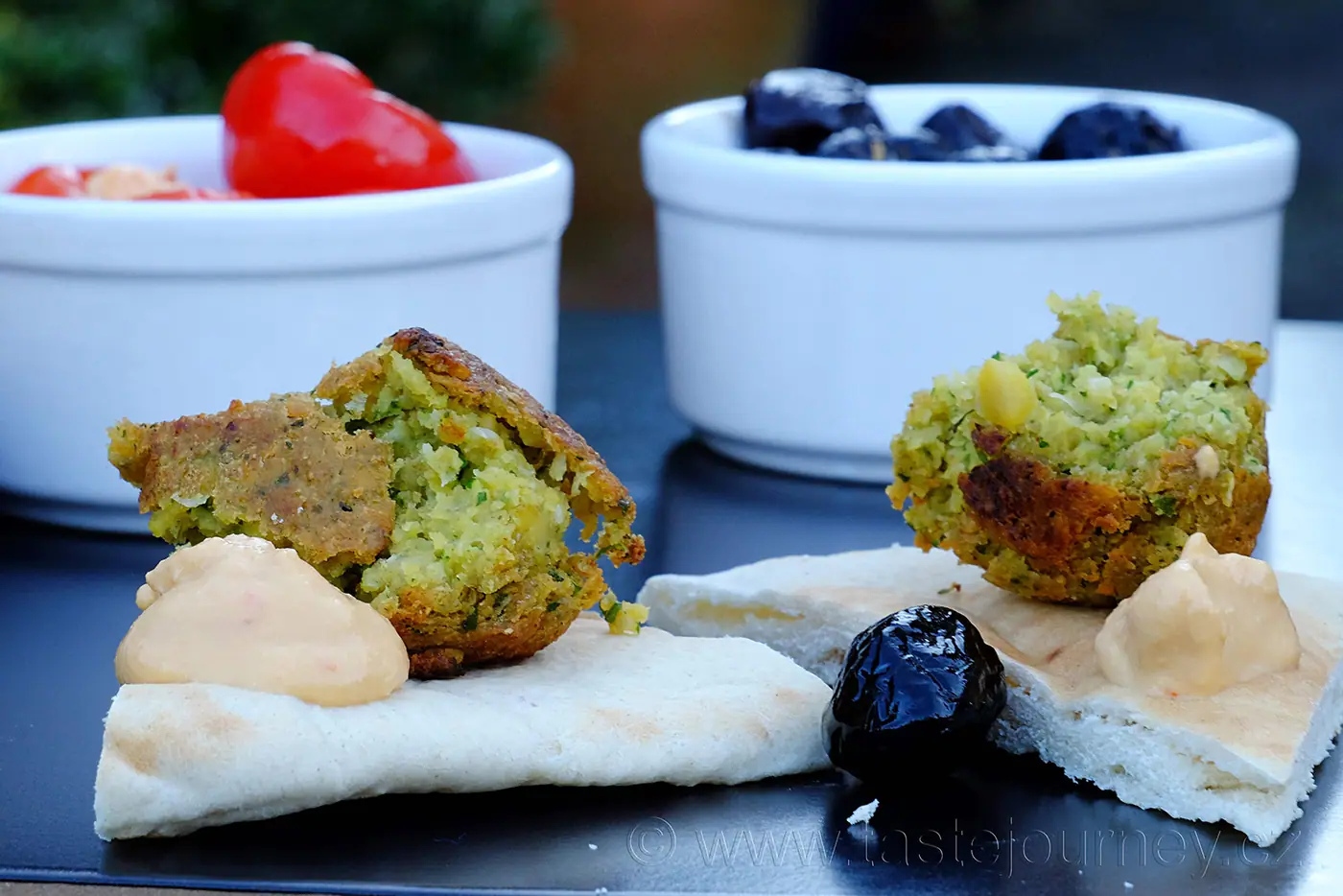 Orientální falafel. Zdravý a chutný předkrm z cizrny – fotografie 5