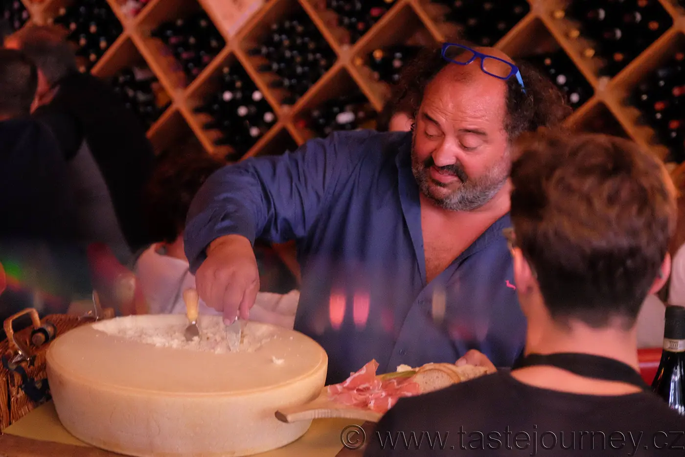 Pavarotti ze Svatého Mořice, kouření v baru a EET po Švýcarsku – fotografie 2