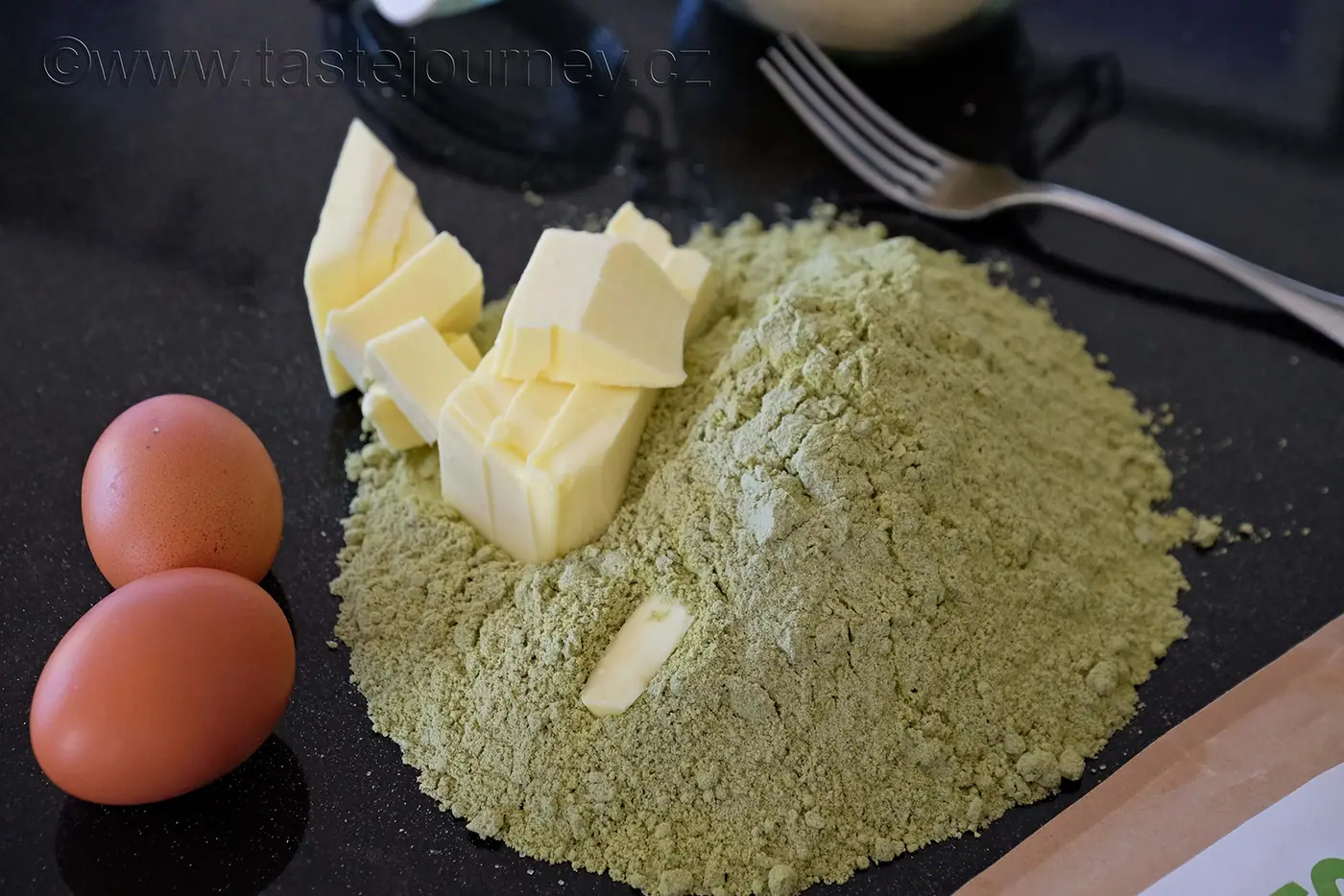 Vánoční cukroví se letos převléká do zelené. Se směsí z čaje matcha – fotografie 3