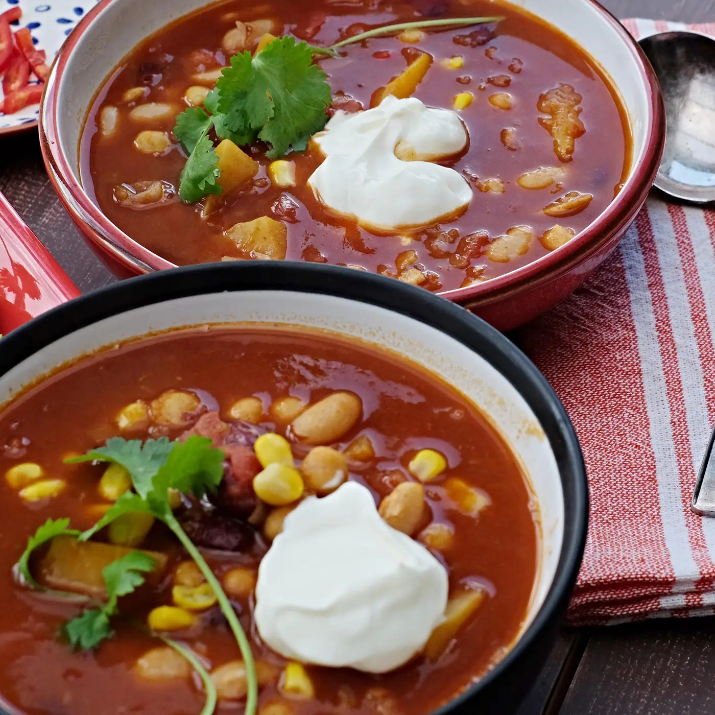 Zahřejte se vegetariánským chilli. S fazolemi, cizrnou a dýní – fotografie 3